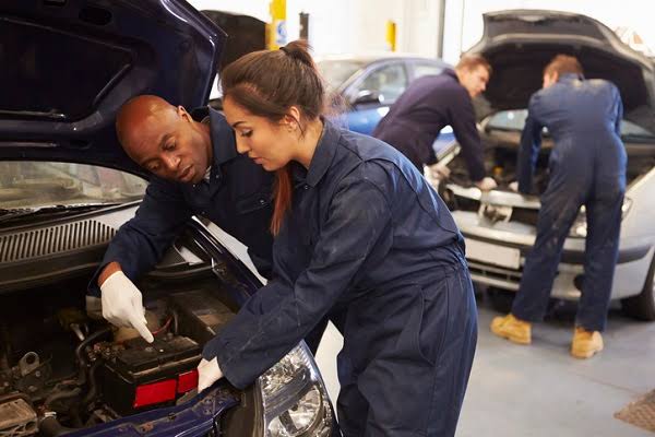 Your Guide to Landing a Mechanic Job in Canada with Visa Sponsorship